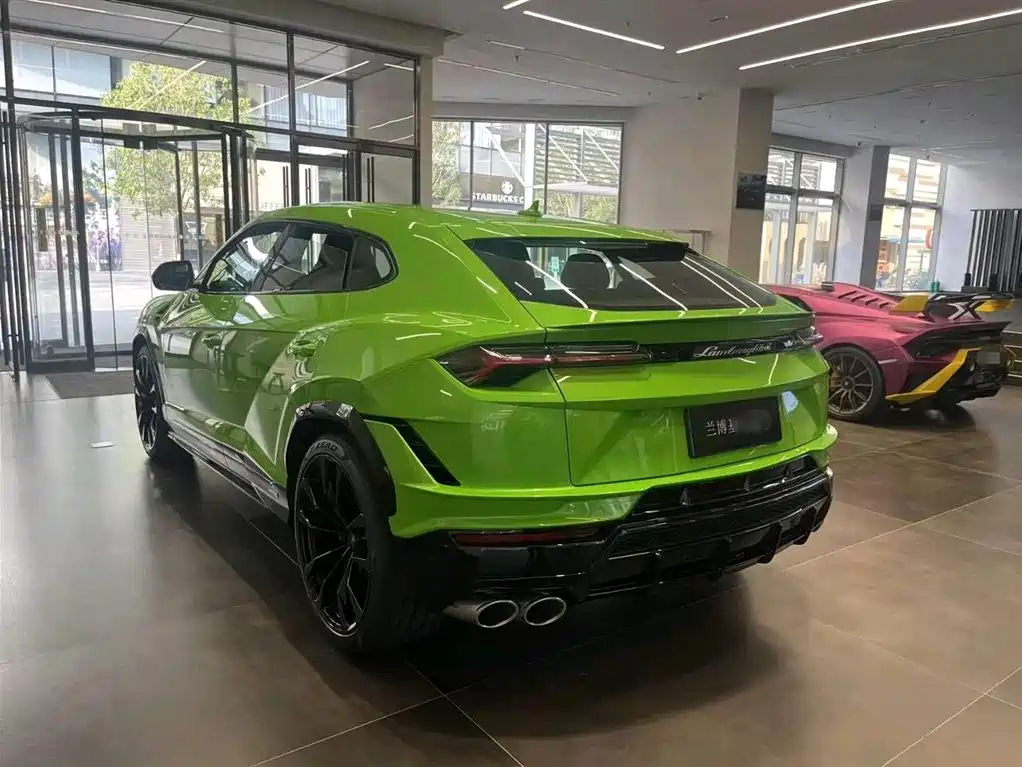 Lamborghini Urus 2024
