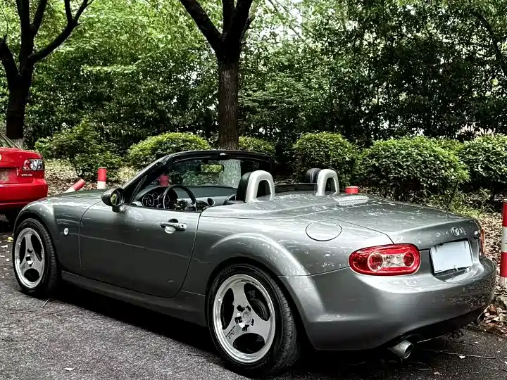 Mazda MX-5 2010 — фото 3
