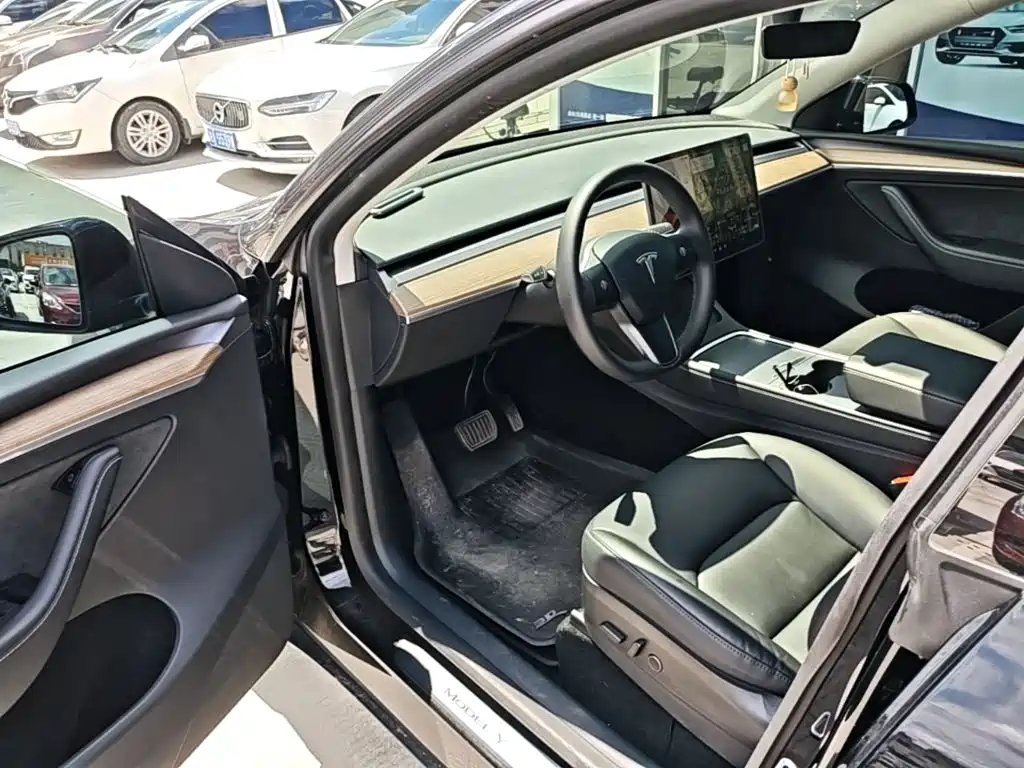 Tesla Model Y 2021 — фото 16