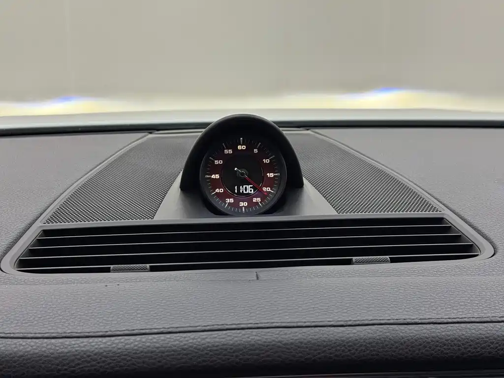 Porsche Panamera 2018 — фото 16