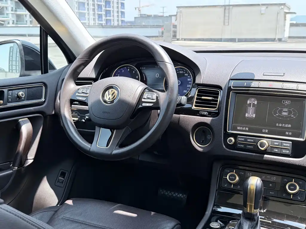 Volkswagen Touareg 2018 — фото 12