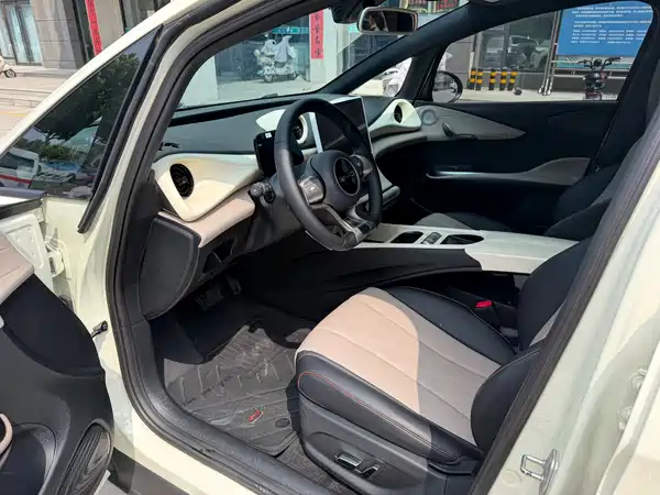 BYD Dolphin 2024