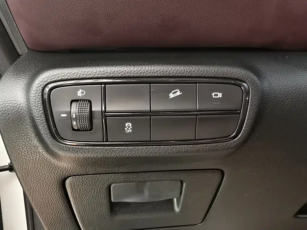 GAC Motor Trumpchi M6 2023 — фото 15