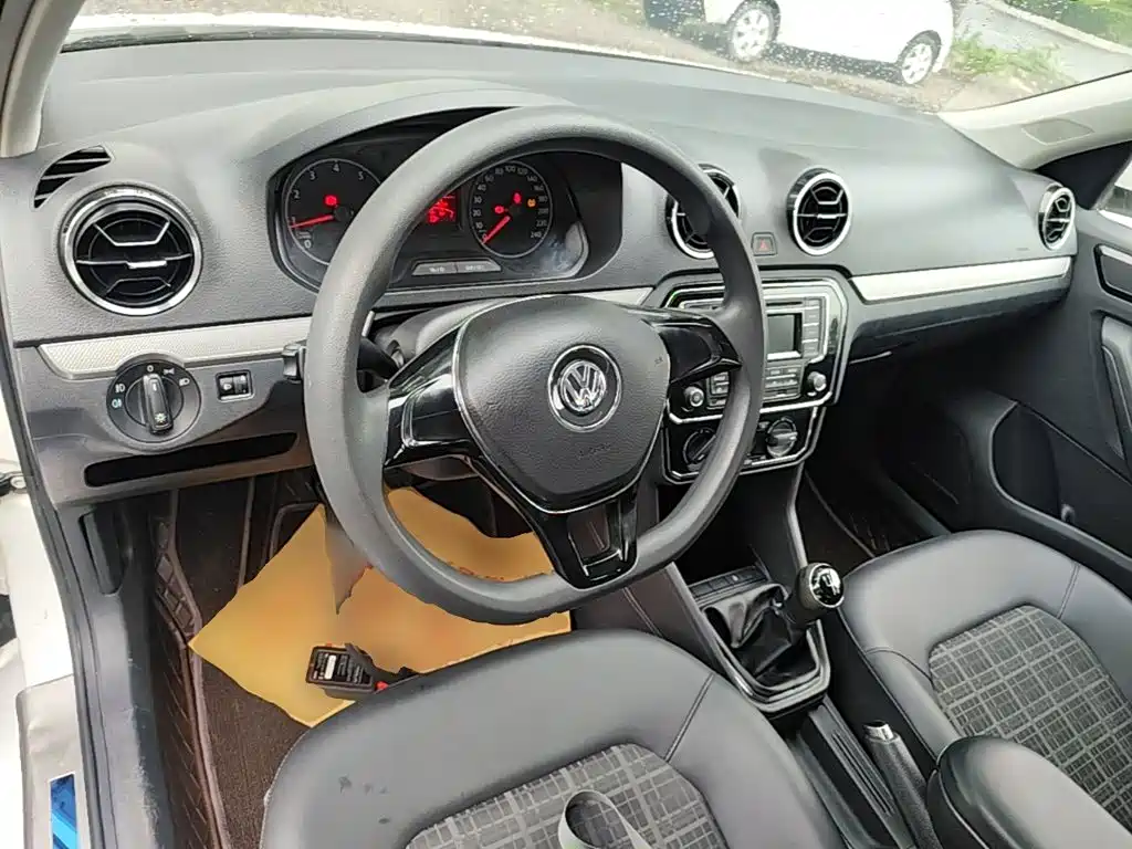 Volkswagen Jetta 2018 — фото 11