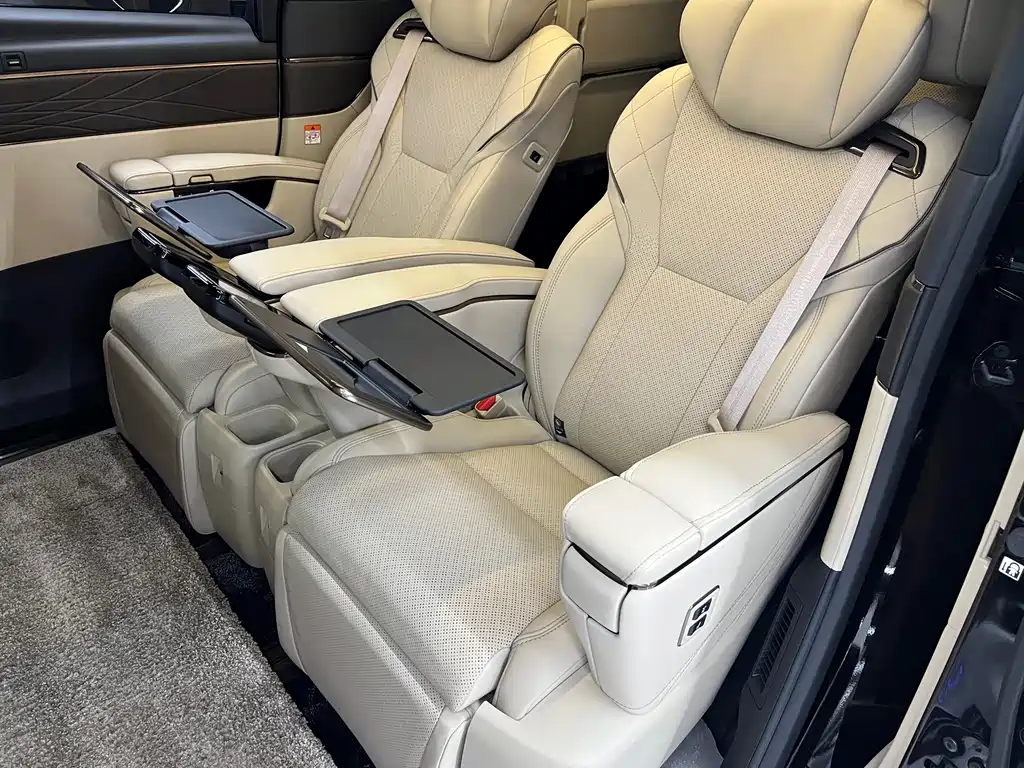 Toyota Alphard 2025 — фото 12