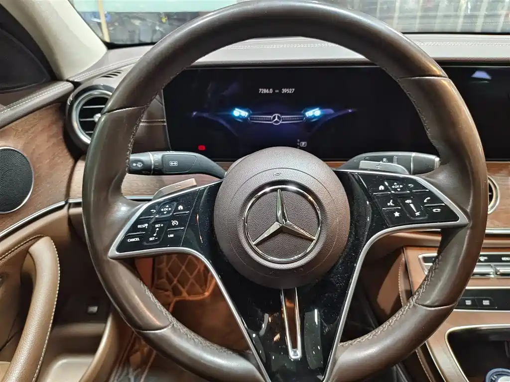 Mercedes-Benz E-Class 2023 — фото 7