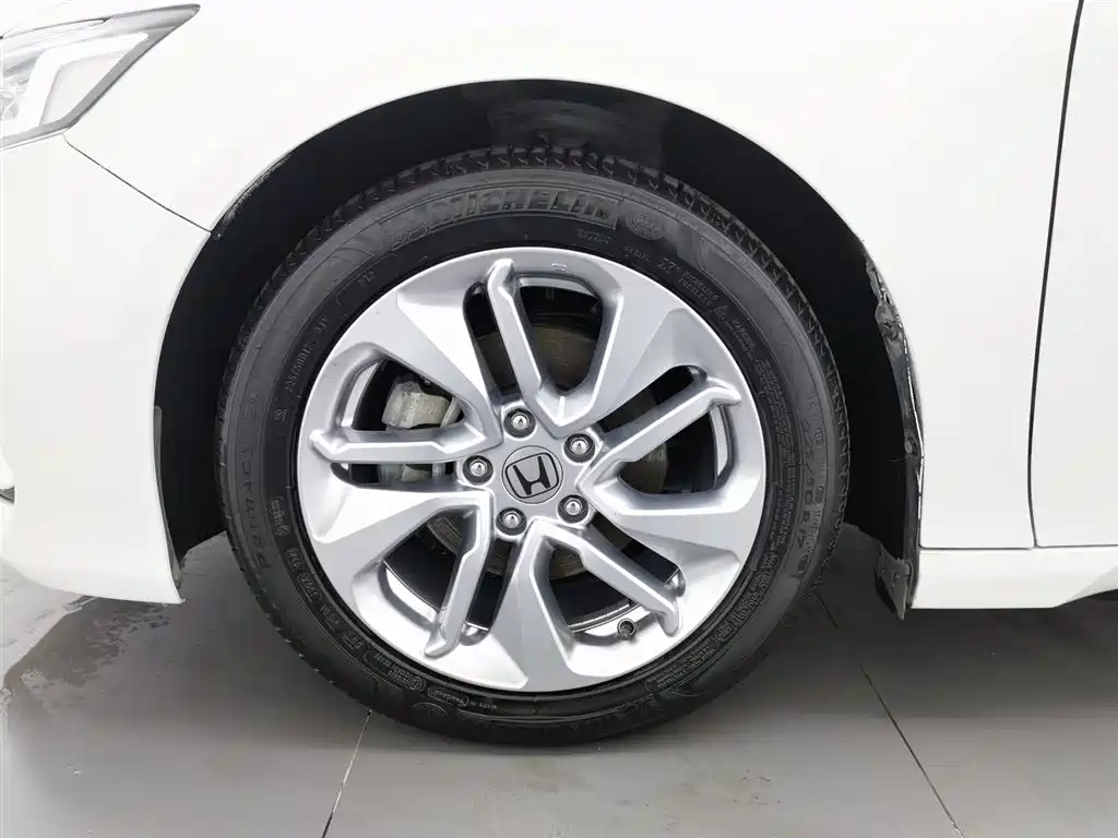 Honda Accord 2019 — фото 17