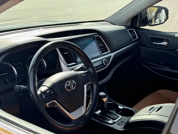 Toyota Highlander 2020