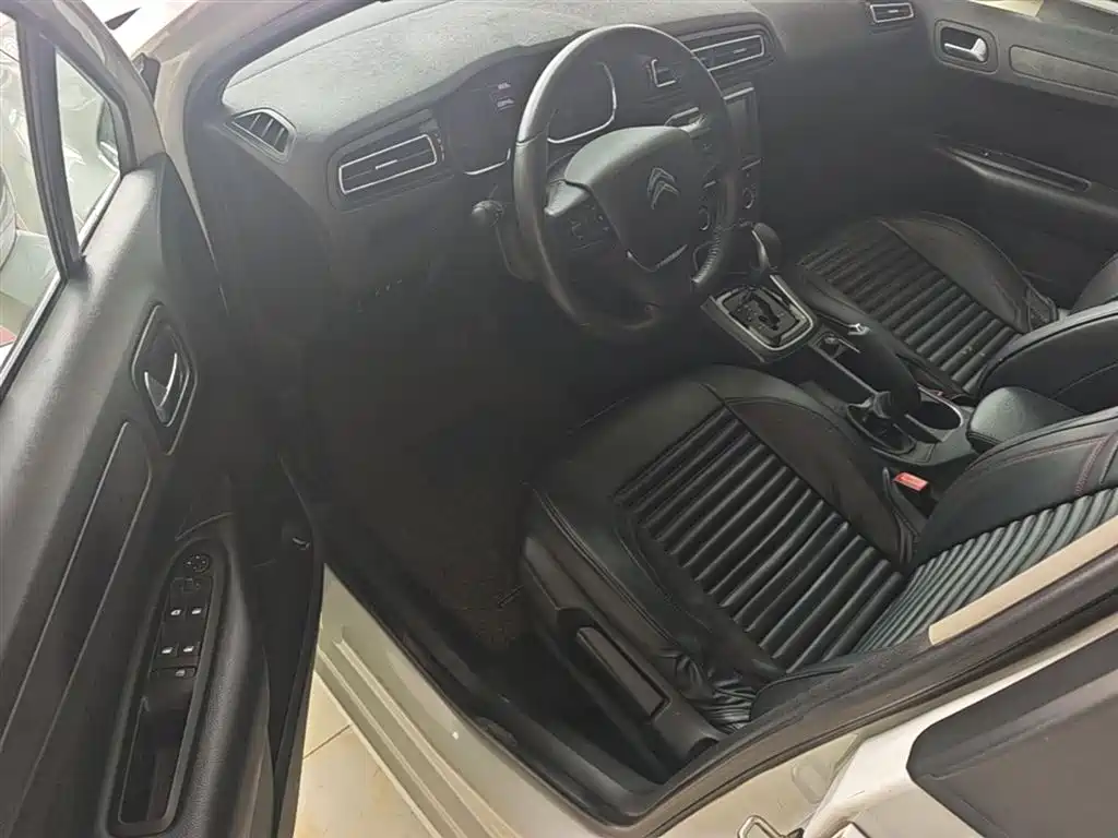 Citroen C4 2016 — фото 16
