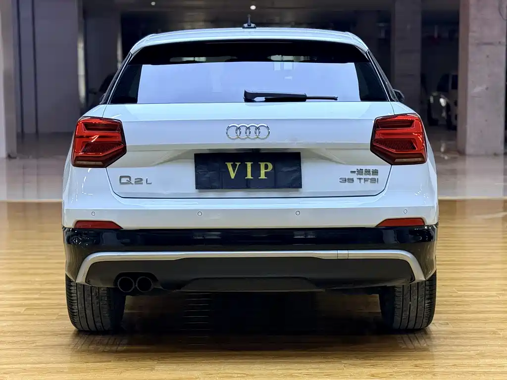 Audi Q2L 2019 — фото 5