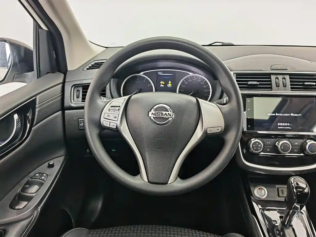 Nissan Tiida 2019 — фото 11
