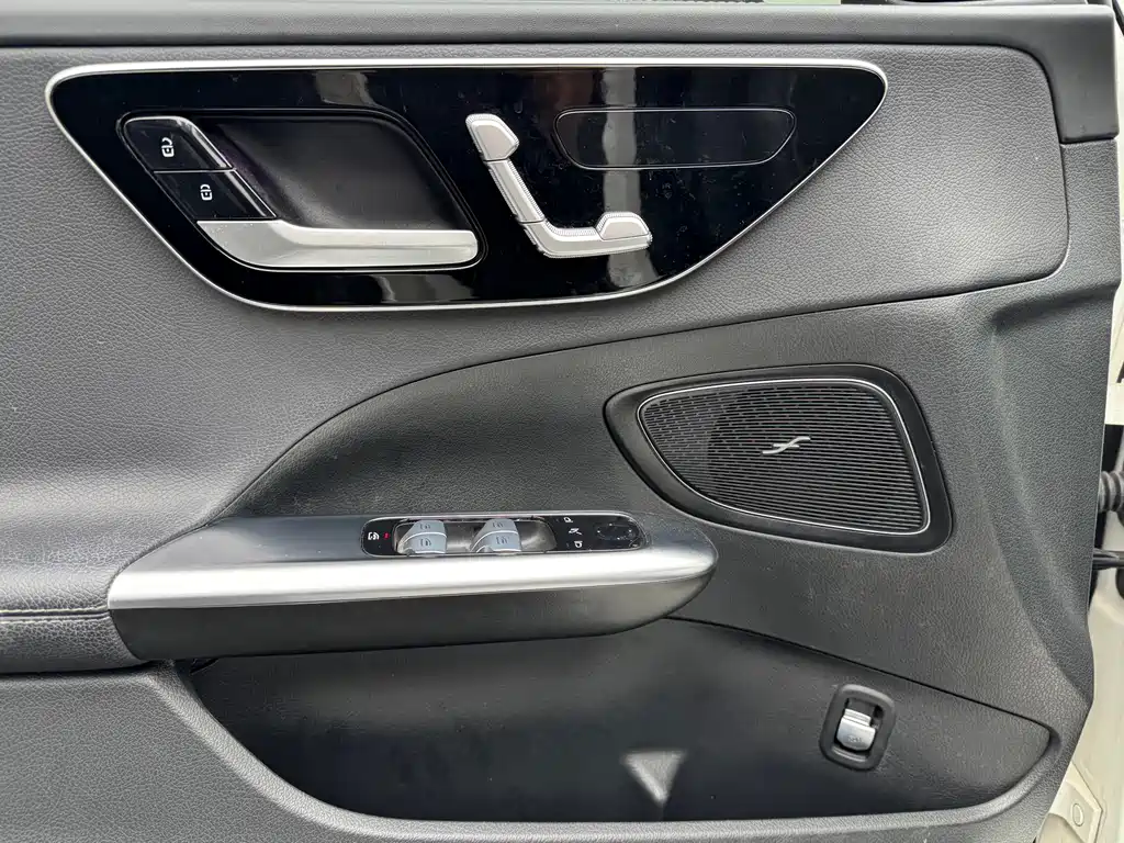 Mercedes-Benz C-Class 2023