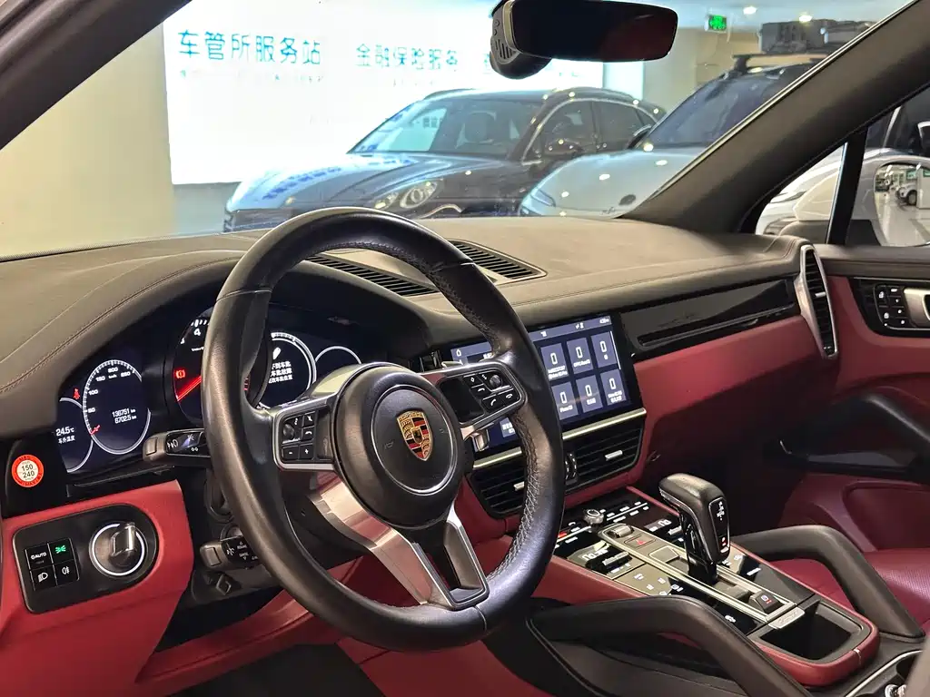 Porsche Cayenne 2019 — фото 10