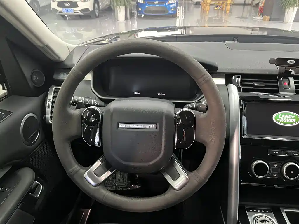 Land Rover Discovery 2020 — фото 12