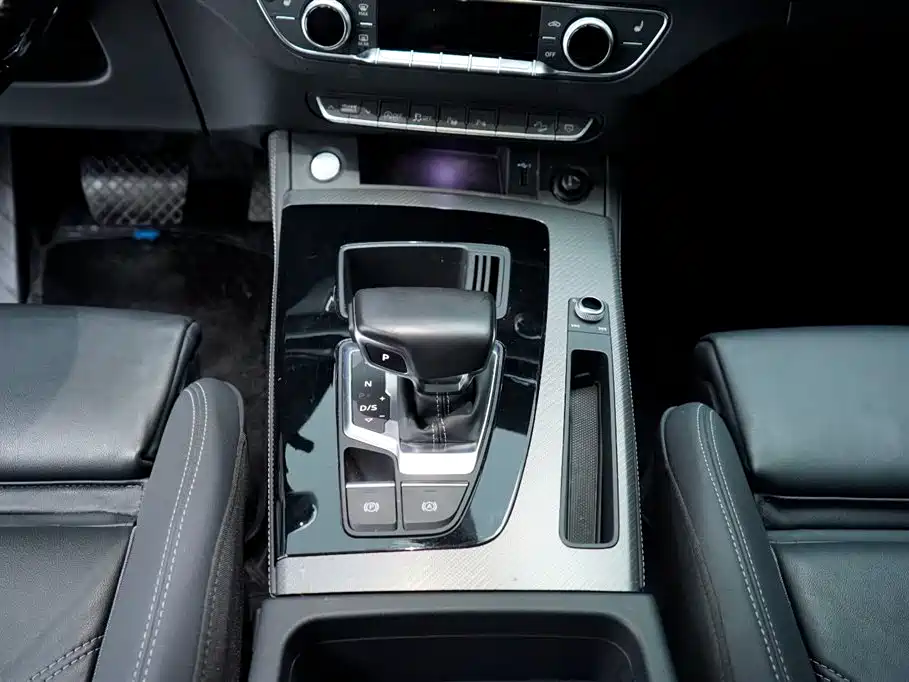 Audi Q5L 2022 — фото 25