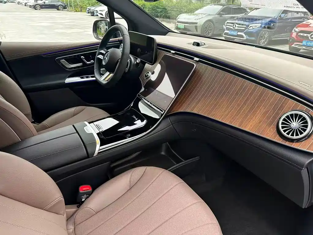 Mercedes-Benz EQE SUV 2025 — фото 14