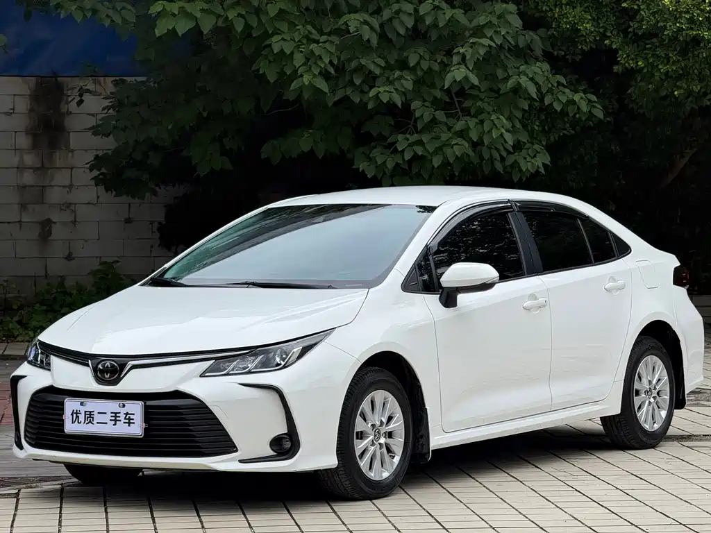 Toyota Corolla 2021 — фото 1