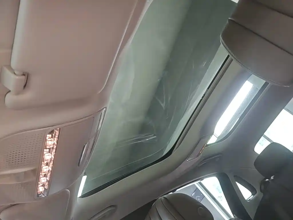 Mercedes-Benz E-Class 2023 — фото 18