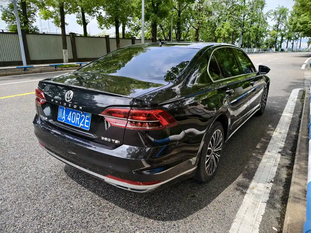 Volkswagen Phideon 2018 — фото 9