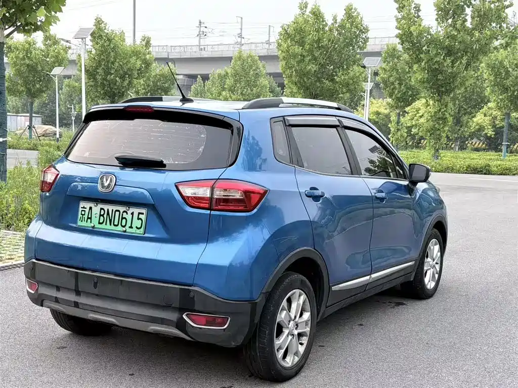Changan CS15EV 2018 — фото 7