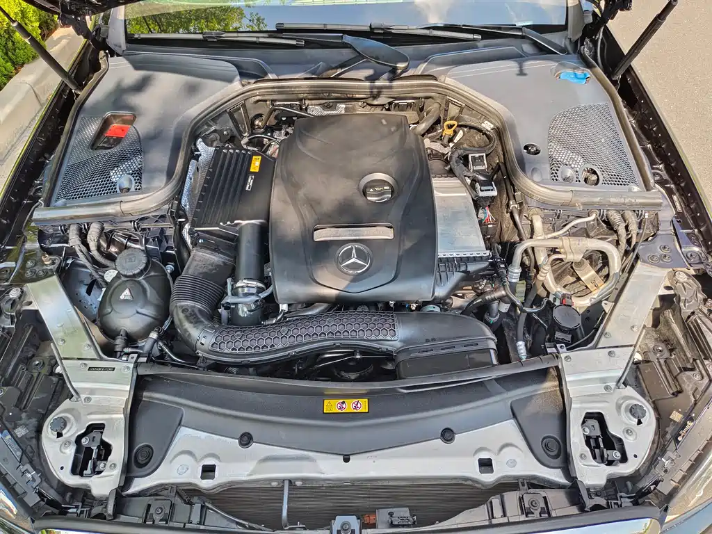 Mercedes-Benz E-Class 2018 — фото 16