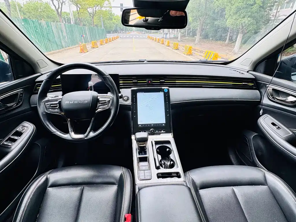 Roewe RX5 New Energy 2022 — фото 11