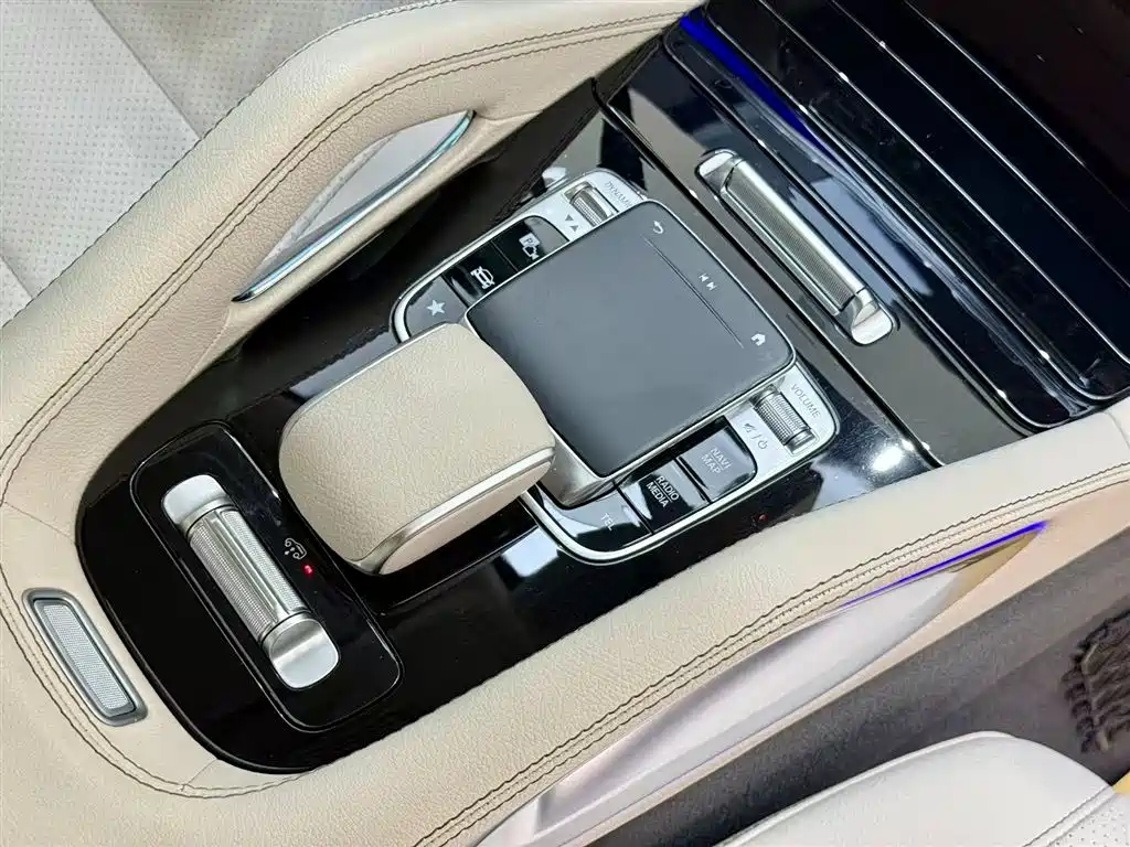 Mercedes-Benz GLE 2020 — фото 15