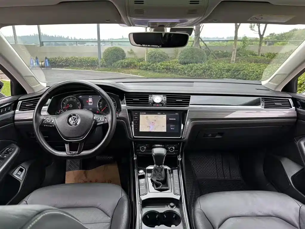 Volkswagen Phideon 2017 — фото 6