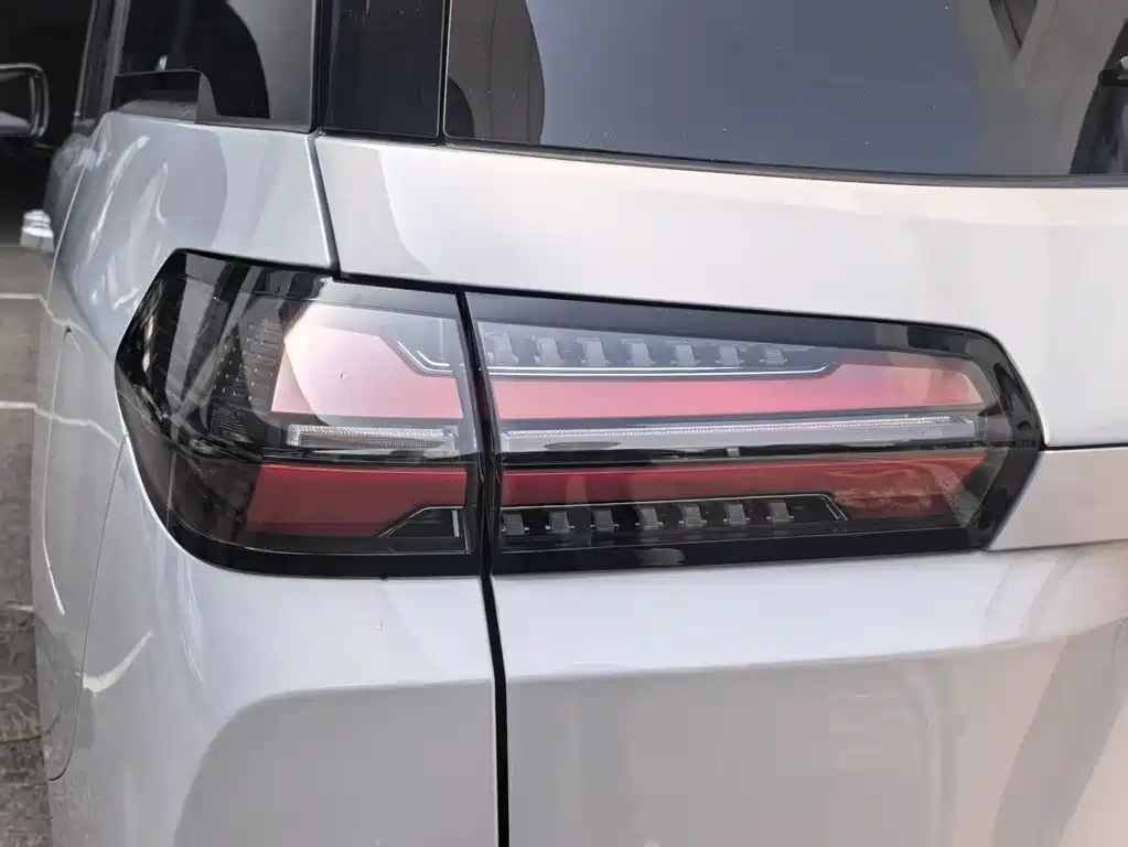 Wuling Starlight 730 EV 2025 — фото 17