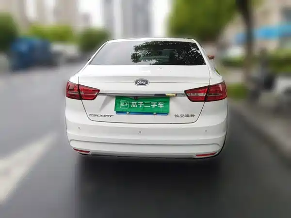 Ford Escort 2015