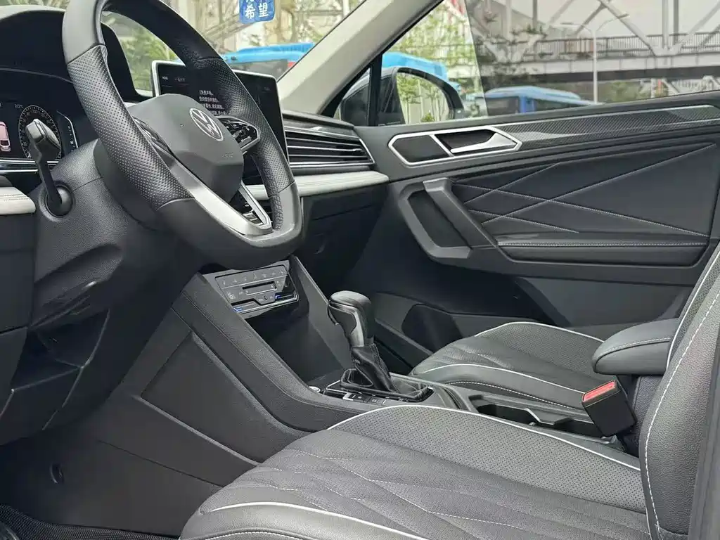 Volkswagen Tiguan L 2023