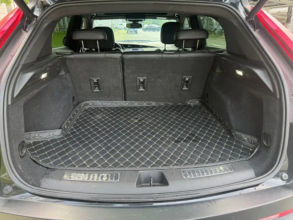 Cadillac XT4 2021 — фото 18