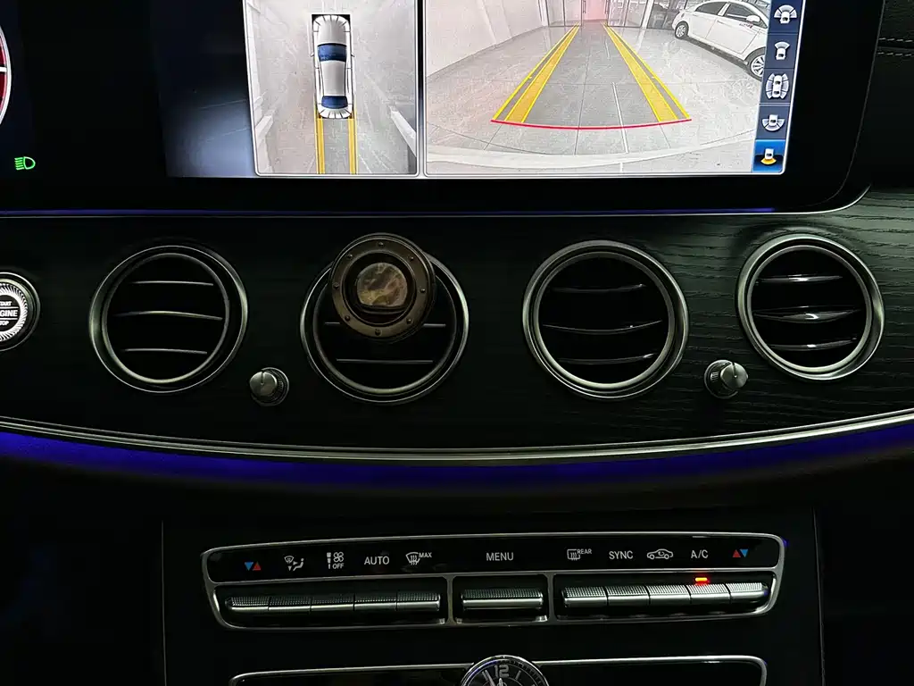 Mercedes-Benz E-Class 2020 — фото 11