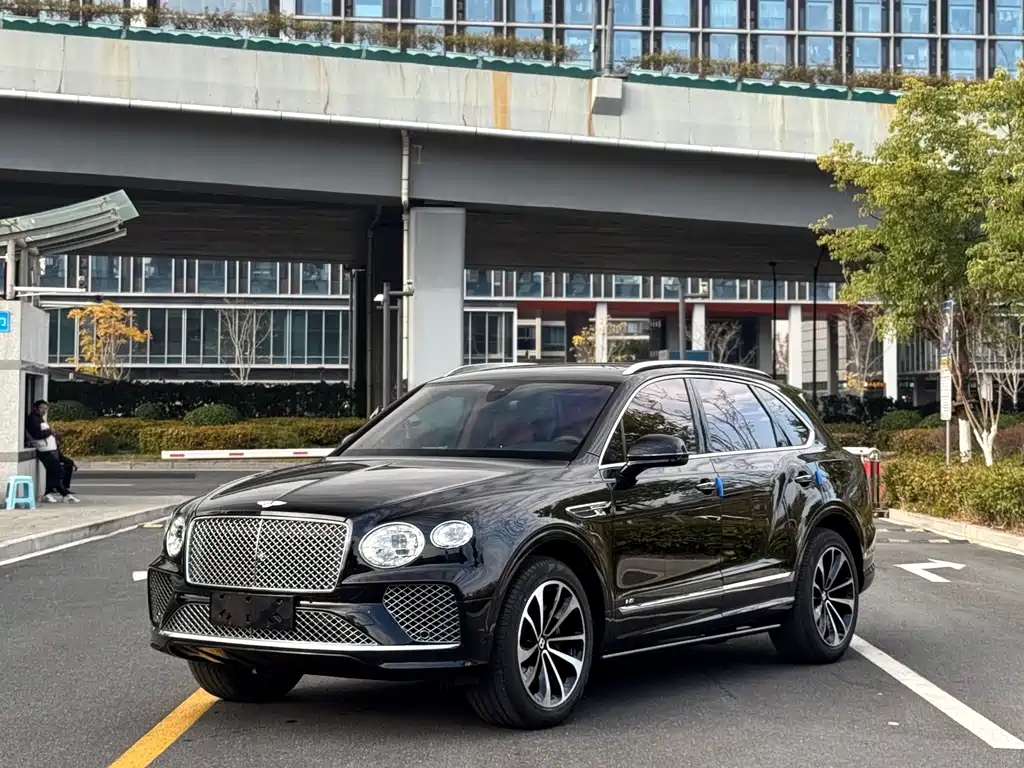 Bentley Bentayga 2021 — фото 3