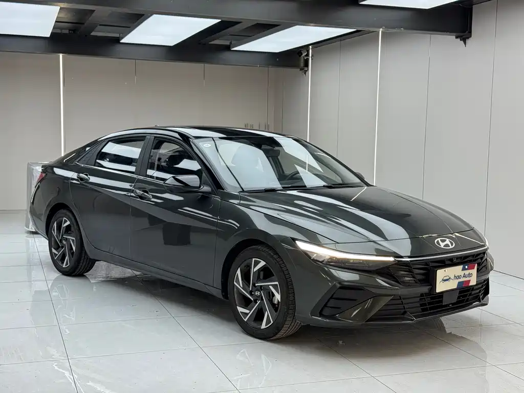 Hyundai Elantra 2023 — фото 3