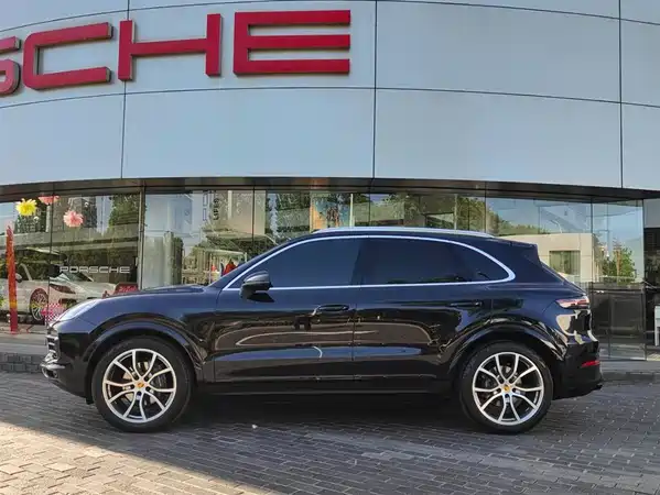 Porsche Cayenne 2021