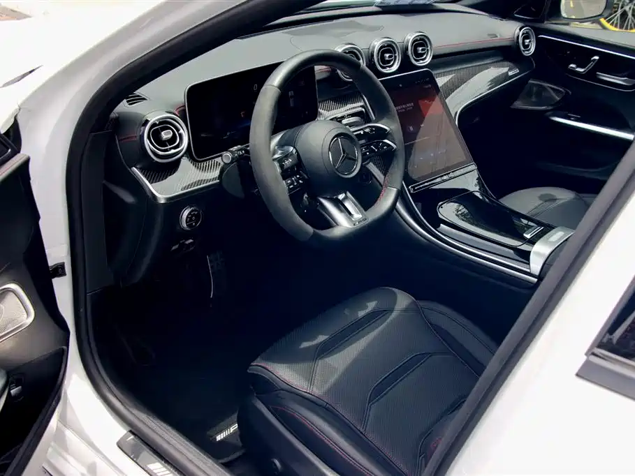 Mercedes-Benz C-Class AMG 2025 — фото 15