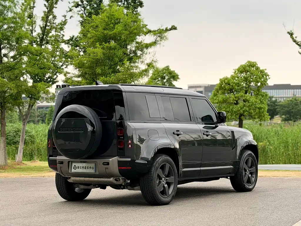 Land Rover Defender 2026 — фото 20