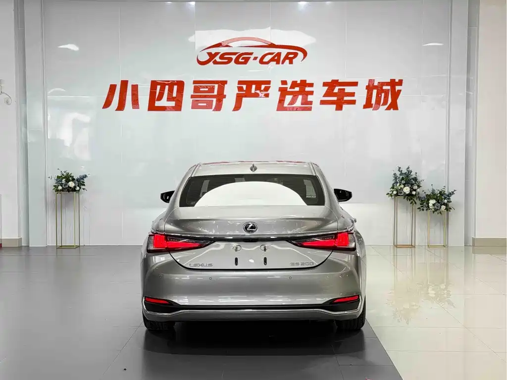 Lexus ES 2018
