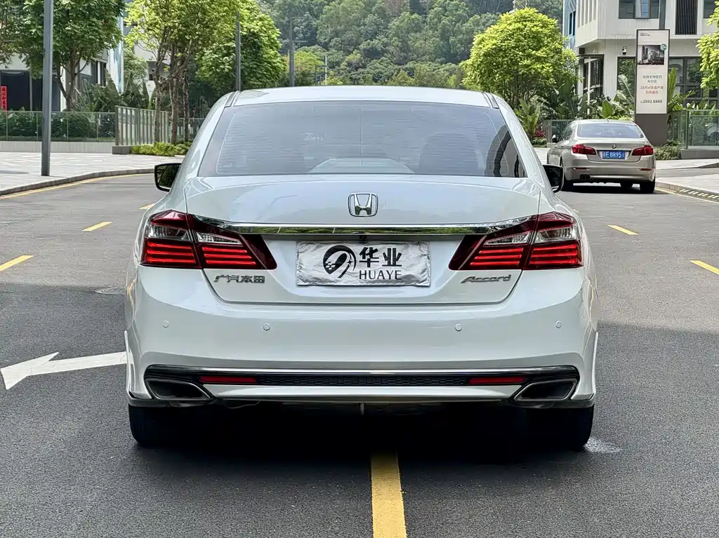 Honda Accord 2018 — фото 13