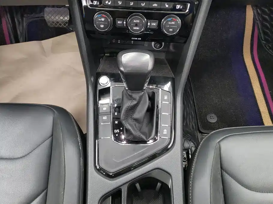 Volkswagen Tiguan L 2018 — фото 16