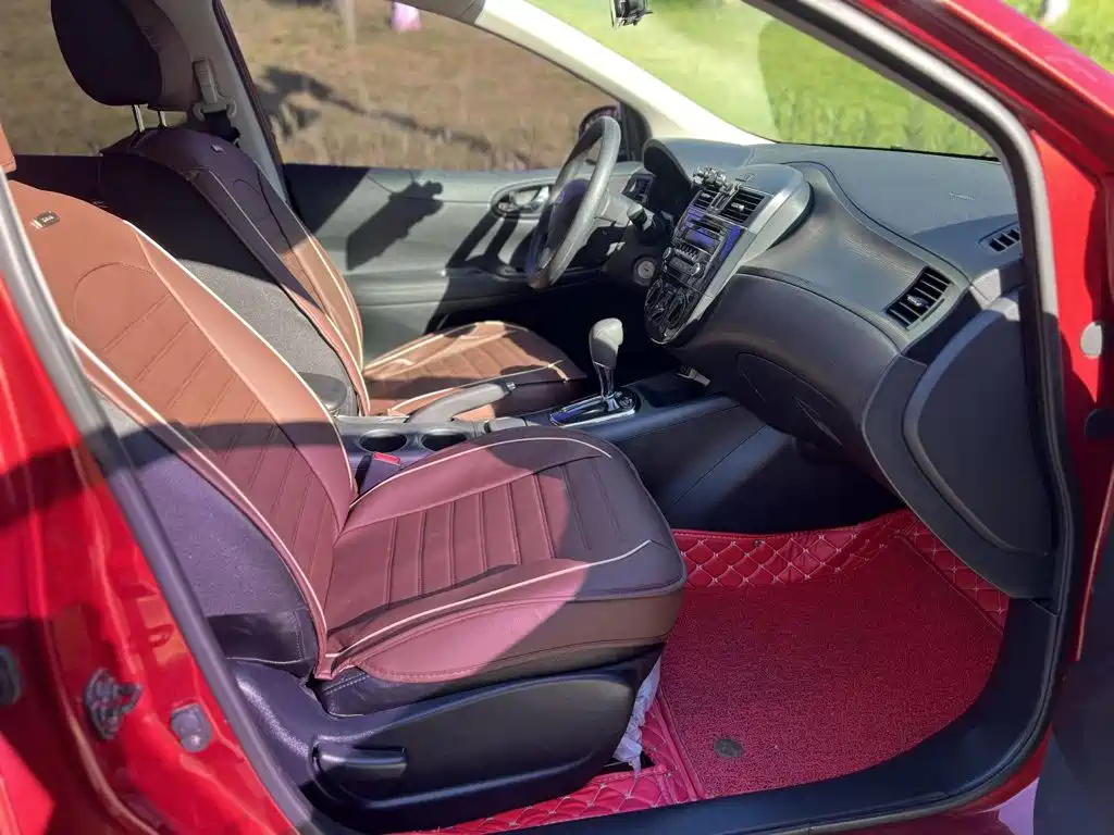Nissan Tiida 2013