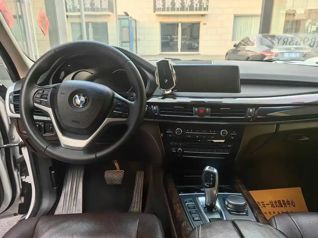 BMW X5 2018 — фото 9