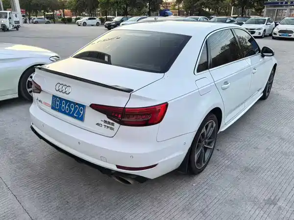 Audi A4L 2017