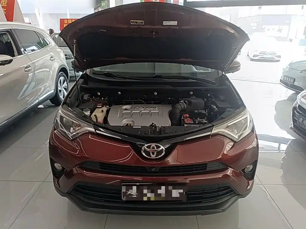 Toyota RAV4 2017 — фото 20