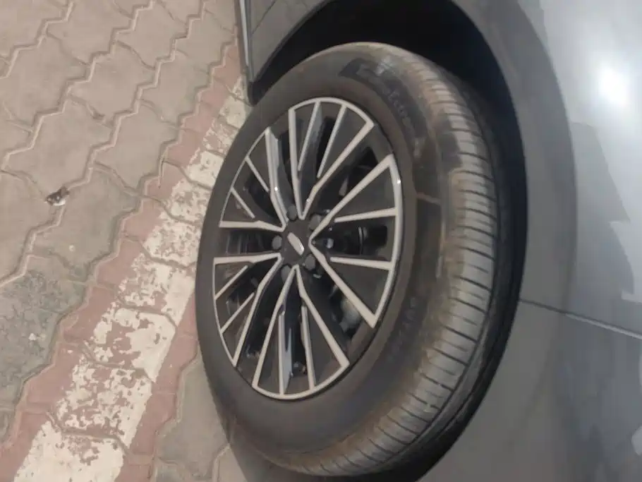 Geely Emgrand 2026