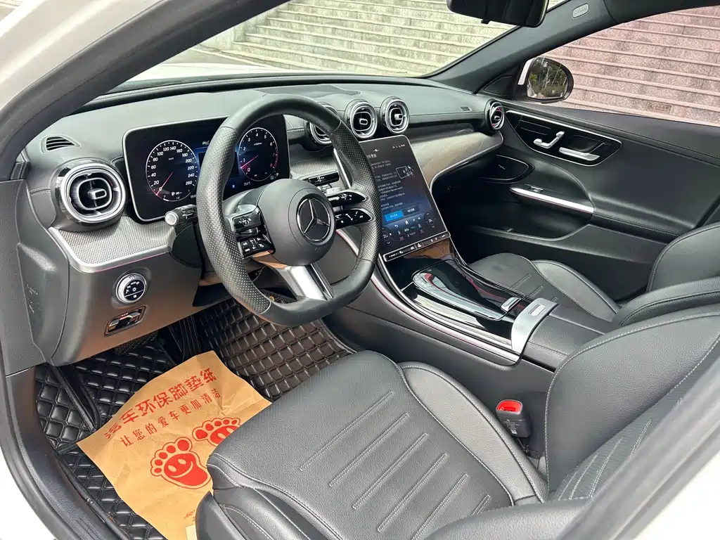 Mercedes-Benz C-Class 2023 — фото 9