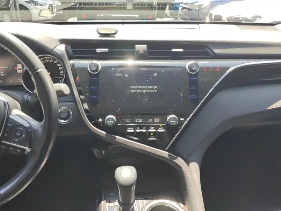 Toyota Camry 2020 — фото 13