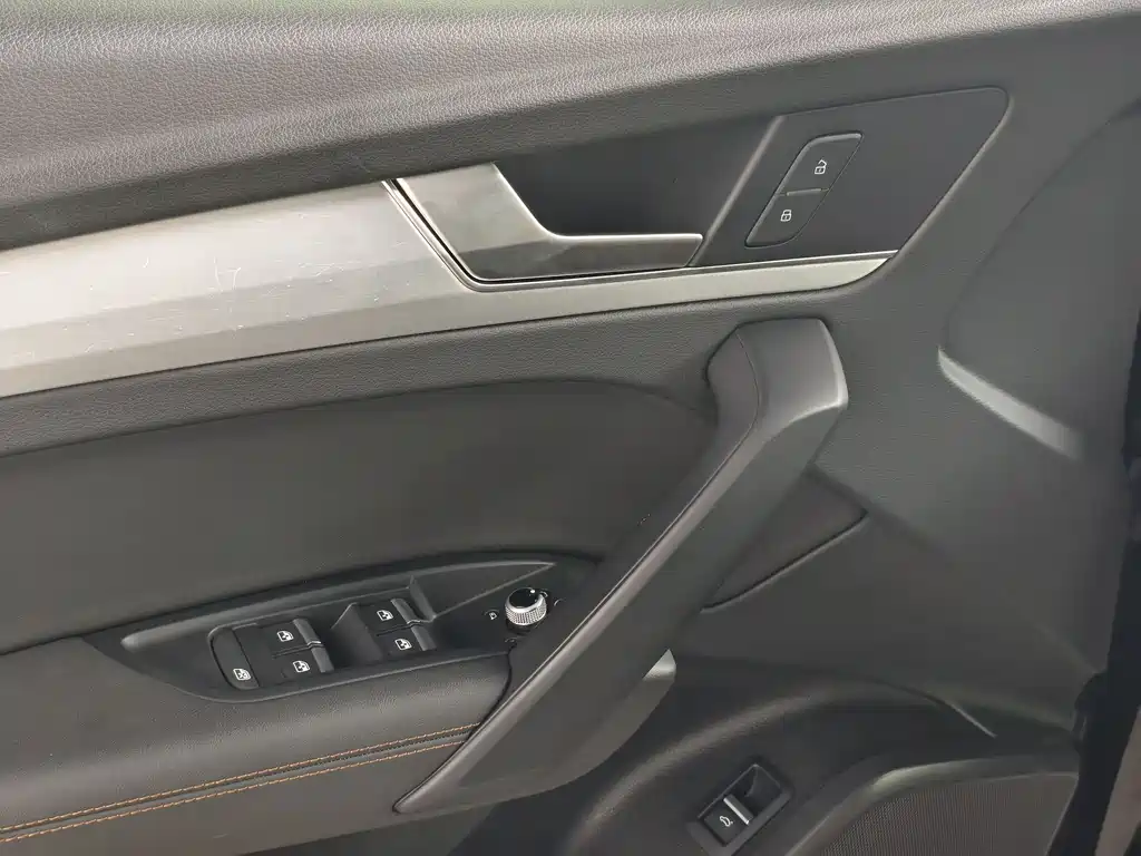 Audi Q5L 2020 — фото 13