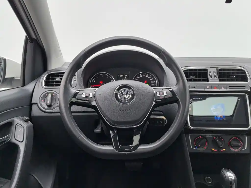 Volkswagen Polo 2018 — фото 11